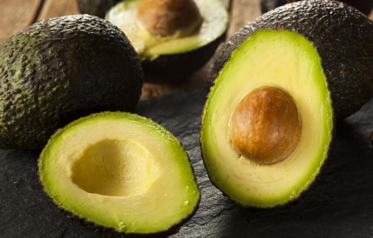 How to Peel and Quickly Slice an Avocado: an Original Tiphack