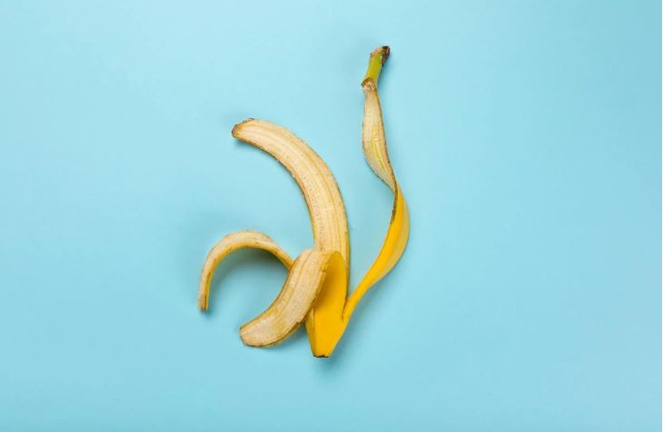 Don’t Throw the Peels Away: Tips on How to Use Banana Skins in the Home