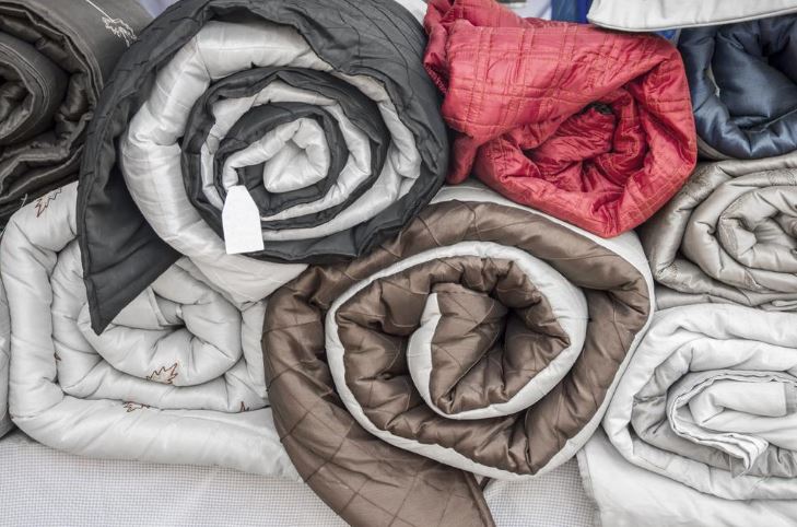 How to Choose a Good Winter Blanket: 5 Warmest Fillings