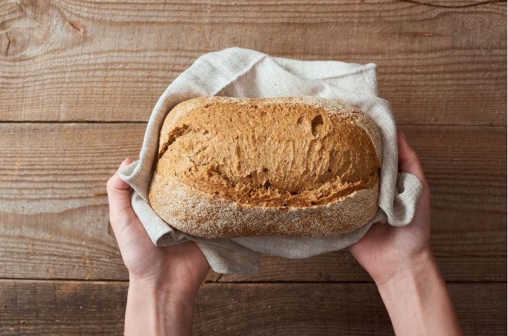 It Won’t Get Moldy or Stale: Where to Store Bread in the Kitchen