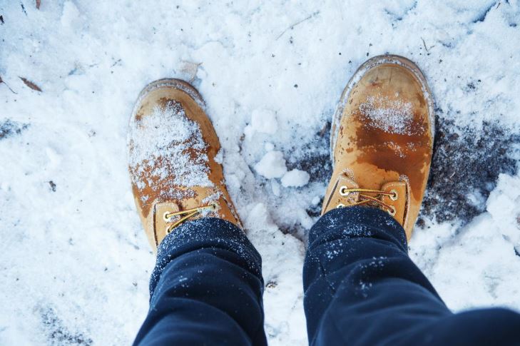 Two Pairs of Socks and the Right Shoes: How to Insulate Feet in Winter
