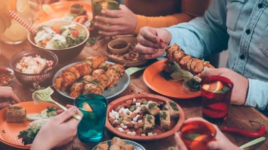 New Year’s Feast Without Overeating: Eat According To The Rules